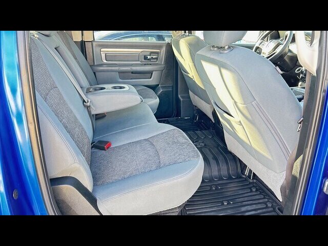 2018 RAM 1500 SLT - Photo 18 - Clinton Townshi, MI 48035