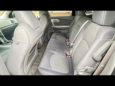 2011 Chevrolet Traverse LS CONNECTIVITY - Photo 11 - Clinton Townshi, MI 48035