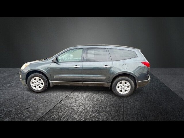 2011 Chevrolet Traverse LS CONNECTIVITY - Photo 7 - Clinton Townshi, MI 48035