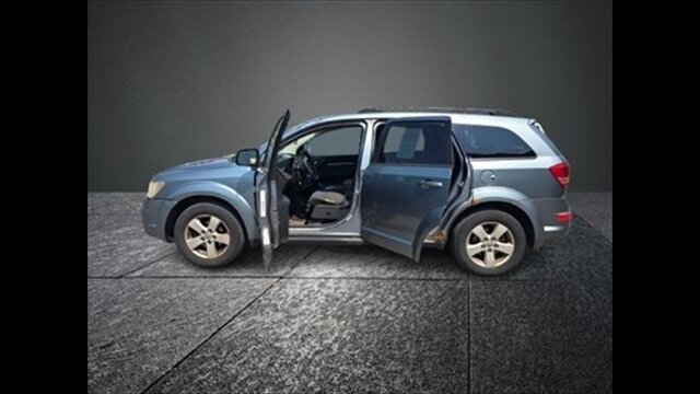 2010 Dodge Journey SXT - Photo 13 - Clinton Townshi, MI 48035