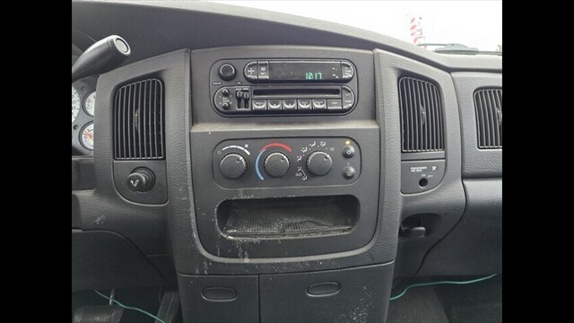 2002 Dodge Ram 1500 SLT - Photo 8 - Clinton Townshi, MI 48035