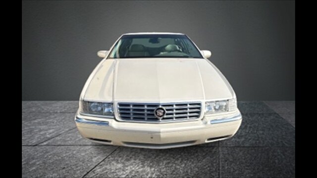 2002 Cadillac Eldorado ESC - Photo 2 - Clinton Townshi, MI 48035