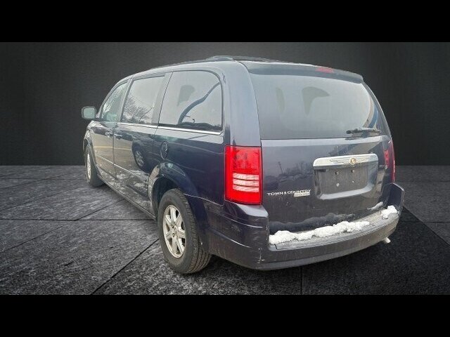 2010 Chrysler Town & Country TOURING - Photo 6 - Clinton Townshi, MI 48035