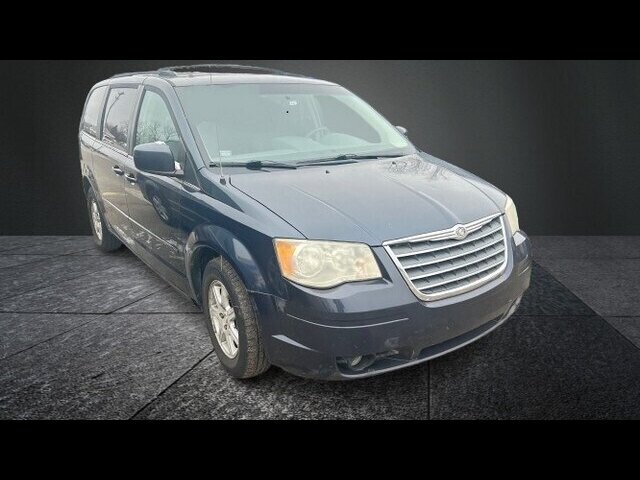 2010 Chrysler Town & Country TOURING - Photo 3 - Clinton Townshi, MI 48035