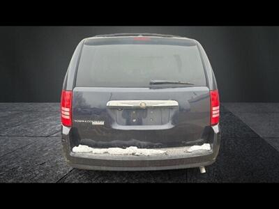 2010 Chrysler Town & Country TOURING - Photo 5 - Clinton Townshi, MI 48035