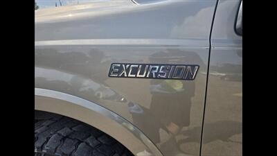 2005 Ford Excursion LIMITED - Photo 5 - Clinton Townshi, MI 48035