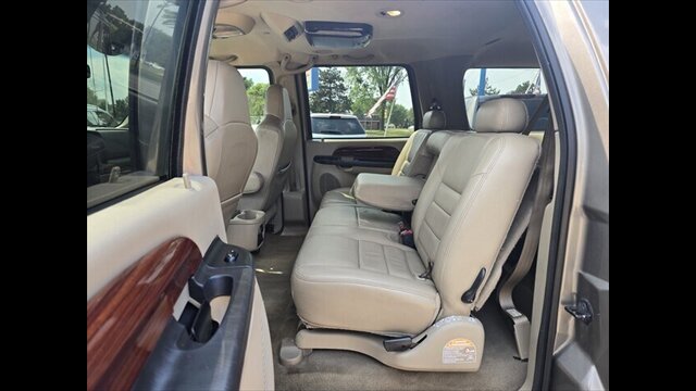 2005 Ford Excursion LIMITED - Photo 16 - Clinton Townshi, MI 48035