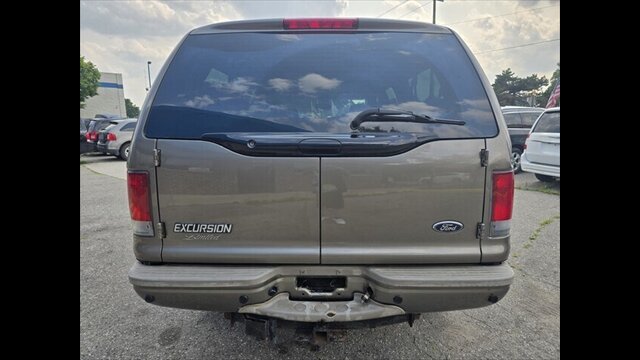 2005 Ford Excursion LIMITED - Photo 2 - Clinton Townshi, MI 48035