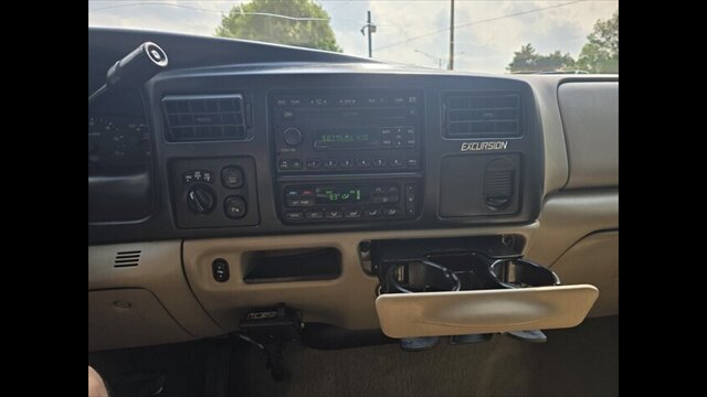 2005 Ford Excursion LIMITED - Photo 10 - Clinton Townshi, MI 48035