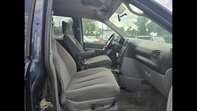 2008 Chrysler Town & Country TOURING - Photo 10 - Clinton Townshi, MI 48035