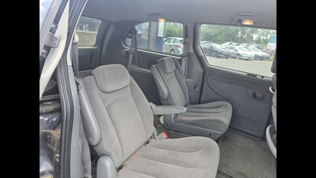 2008 Chrysler Town & Country TOURING - Photo 11 - Clinton Townshi, MI 48035