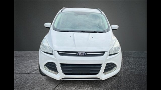 2016 Ford Escape SE   - Photo 1 - Clinton Townshi, MI 48035