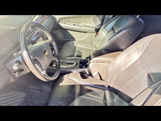 2011 Chevrolet Malibu LS - Photo 8 - Clinton Townshi, MI 48035