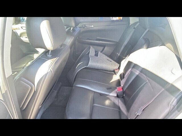 2011 Chevrolet Malibu LS - Photo 11 - Clinton Townshi, MI 48035