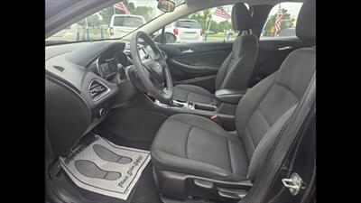 2016 Chevrolet Cruze LT - Photo 8 - Clinton Townshi, MI 48035