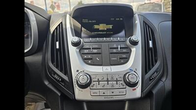 2017 Chevrolet Equinox LT   - Photo 9 - Clinton Townshi, MI 48035