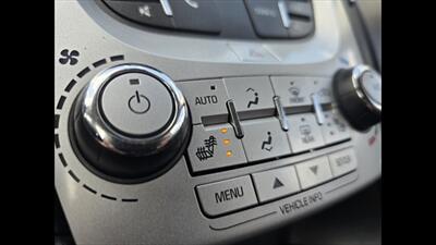 2017 Chevrolet Equinox LT   - Photo 10 - Clinton Townshi, MI 48035