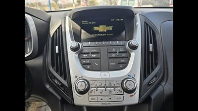 2017 Chevrolet Equinox LT   - Photo 8 - Clinton Townshi, MI 48035