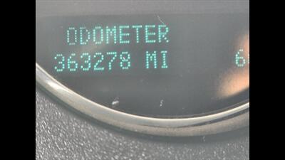 2013 Chevrolet Tahoe LTZ - Photo 15 - Clinton Townshi, MI 48035