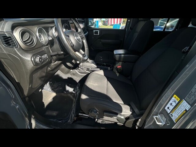 2019 Jeep Wrangler LIMITED SPORT - Photo 11 - Clinton Townshi, MI 48035