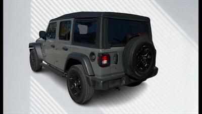 2019 Jeep Wrangler LIMITED SPORT - Photo 8 - Clinton Townshi, MI 48035