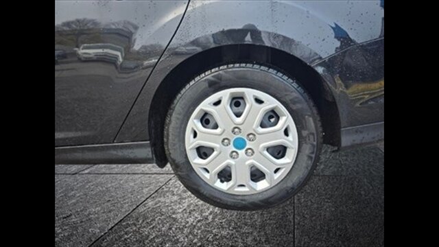 2012 Ford Focus SE - Photo 13 - Clinton Townshi, MI 48035