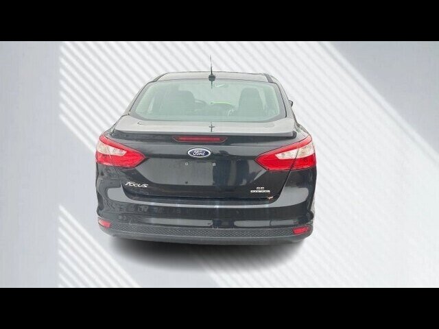 2012 Ford Focus SE - Photo 2 - Clinton Townshi, MI 48035