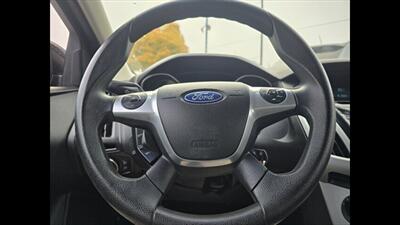 2012 Ford Focus SE - Photo 8 - Clinton Townshi, MI 48035