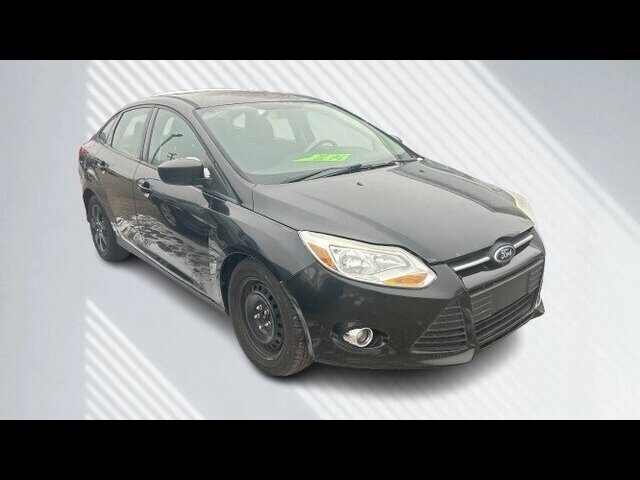 2012 Ford Focus SE - Photo 4 - Clinton Townshi, MI 48035