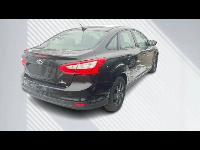 2012 Ford Focus SE - Photo 3 - Clinton Townshi, MI 48035