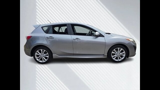 2010 Mazda Mazda3 S - Photo 4 - Clinton Townshi, MI 48035