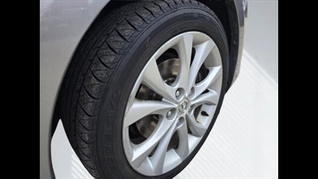 2010 Mazda Mazda3 S - Photo 18 - Clinton Townshi, MI 48035