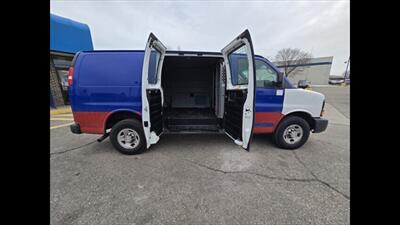 2012 Chevrolet Express - Photo 8 - Clinton Townshi, MI 48035