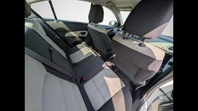 2012 Chevrolet Cruze LS-2 - Photo 10 - Clinton Townshi, MI 48035