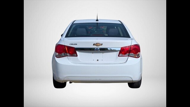 2012 Chevrolet Cruze LS-2 - Photo 6 - Clinton Townshi, MI 48035