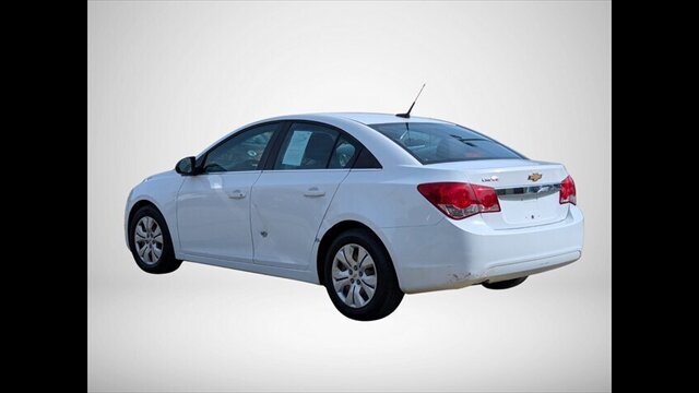 2012 Chevrolet Cruze LS-2 - Photo 5 - Clinton Townshi, MI 48035