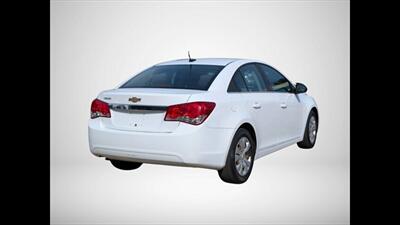 2012 Chevrolet Cruze LS-2 - Photo 7 - Clinton Townshi, MI 48035