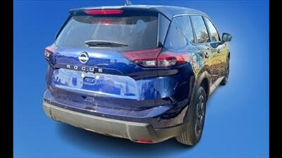 2025 Nissan Rogue SV - Photo 5 - Clinton Townshi, MI 48035