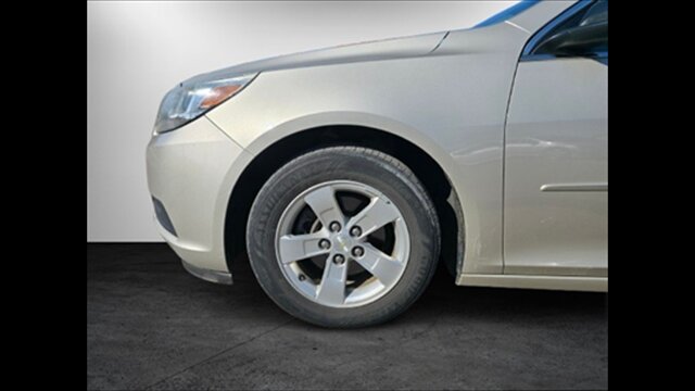 2013 Chevrolet Malibu LS - Photo 7 - Clinton Townshi, MI 48035