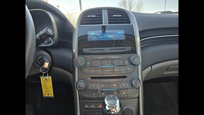 2013 Chevrolet Malibu LS - Photo 10 - Clinton Townshi, MI 48035