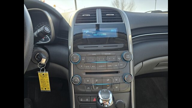 2013 Chevrolet Malibu LS - Photo 10 - Clinton Townshi, MI 48035