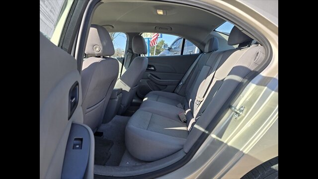 2013 Chevrolet Malibu LS - Photo 12 - Clinton Townshi, MI 48035