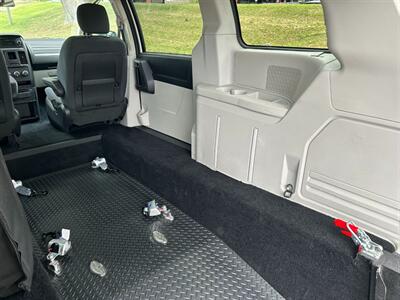 2009 Dodge Grand Caravan Wheelchair Handicap Mobility Van Ramp ADA NEMT Transport Rear Entry - Photo 20 - Phoenix, AZ 85029