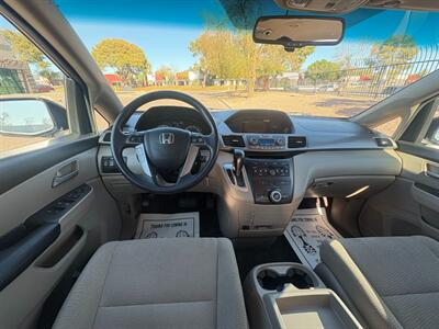 2012 Honda Odyssey EX Wheelchair Handicap Mobility Van Wheelchair Ramp Mobility Handicap Van - Photo 12 - Phoenix, AZ 85029