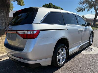 2012 Honda Odyssey Touring Wheelchair Handicap Mobility Van Handicap Mobility Wheelchair Van - Photo 4 - Phoenix, AZ 85029