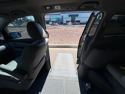 2012 Honda Odyssey Touring Wheelchair Handicap Mobility Van Handicap Mobility Wheelchair Van - Photo 12 - Phoenix, AZ 85029
