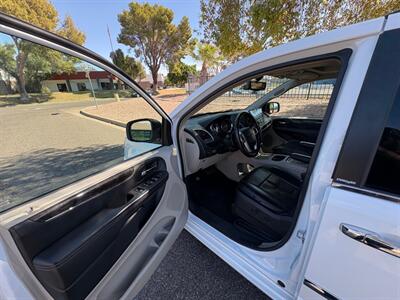 2014 Chrysler Town & Country Limited Wheelchair Lift Mobility Handicap Wheelchair Lift Mobility Handicap - Photo 13 - Phoenix, AZ 85029