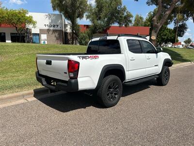2019 Toyota Tacoma V6 4x4 Sport 4x4 V6 Custom Bumper LED Lights - Photo 6 - Phoenix, AZ 85029
