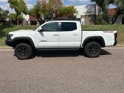 2019 Toyota Tacoma V6 4x4 Sport 4x4 V6 Custom Bumper LED Lights - Photo 2 - Phoenix, AZ 85029