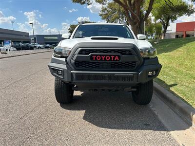 2019 Toyota Tacoma V6 4x4 Sport 4x4 V6 Custom Bumper LED Lights - Photo 9 - Phoenix, AZ 85029
